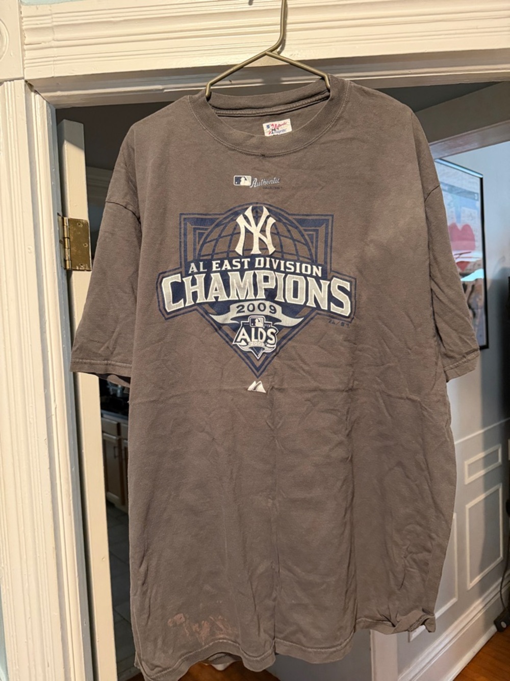 Majestic New York Yankees Gray 2009 AL East Champions Tee. Authentic